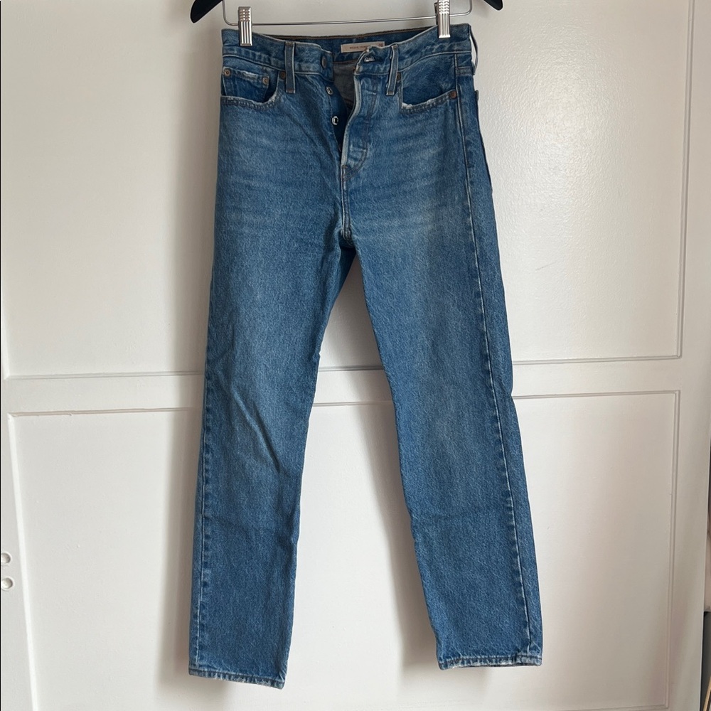 Classic Levi’s women’s Blue Denim Jeans - Casual Straight Fit
